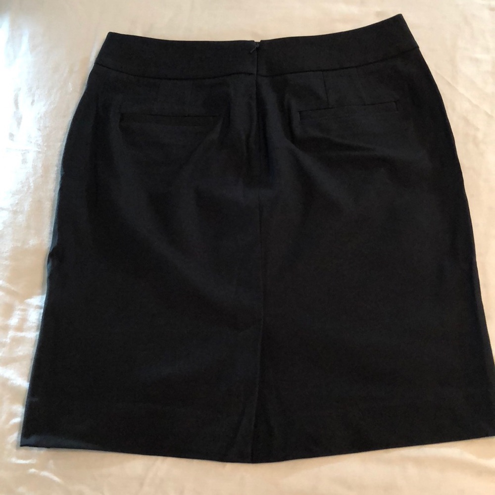 NWOT black stretchy pencil skirt